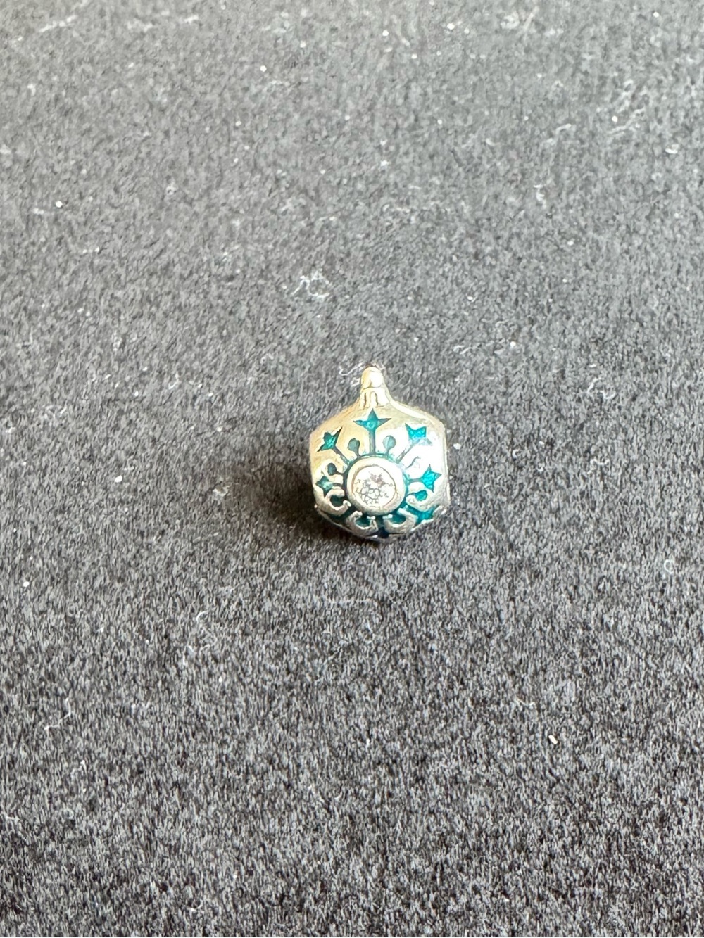 Chamilia LTD 2009 teal snowflake bead